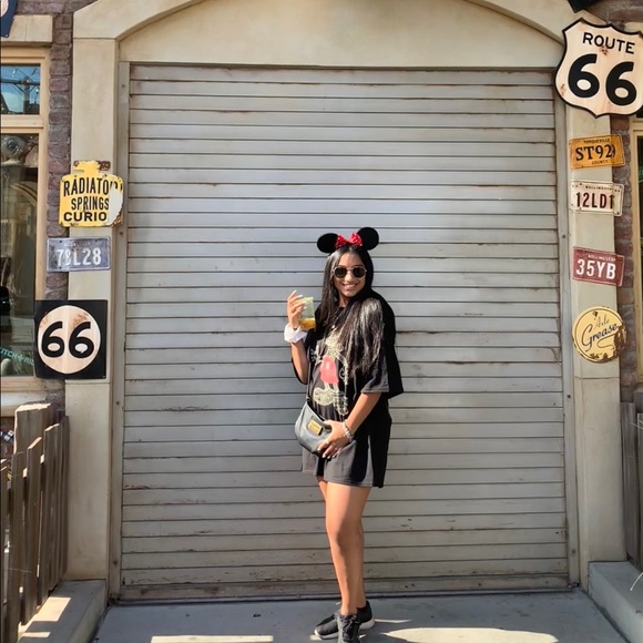 Meet your Posher, Natalia - Picture 2 of 3